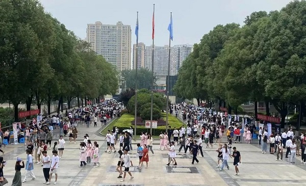 “線上+線下”促精準就業，這幾場“百日千萬”招聘會有成效！ 第3張