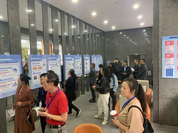 再獲點(diǎn)贊! 成都市委辦公廳、市政府辦公廳和市人社局相關(guān)領(lǐng)導(dǎo)一行參訪由瑞方人力打造的全市首個(gè)就業(yè)小站 第4張